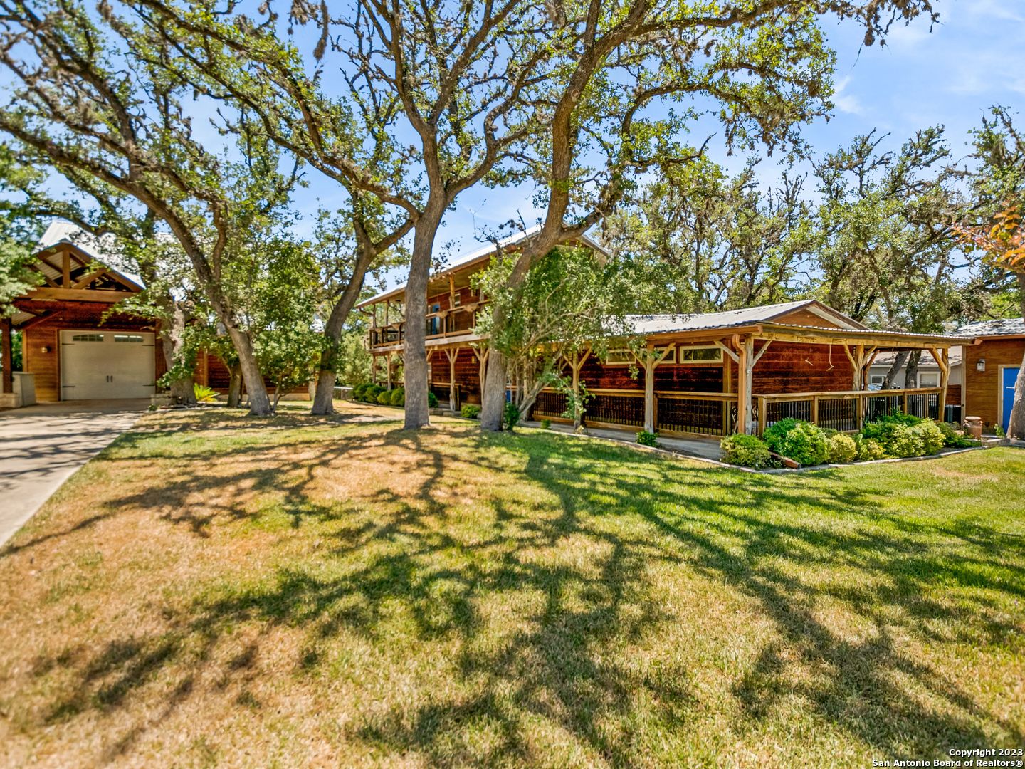 Photo of 707 Faurie Rd in Lakehills, TX
