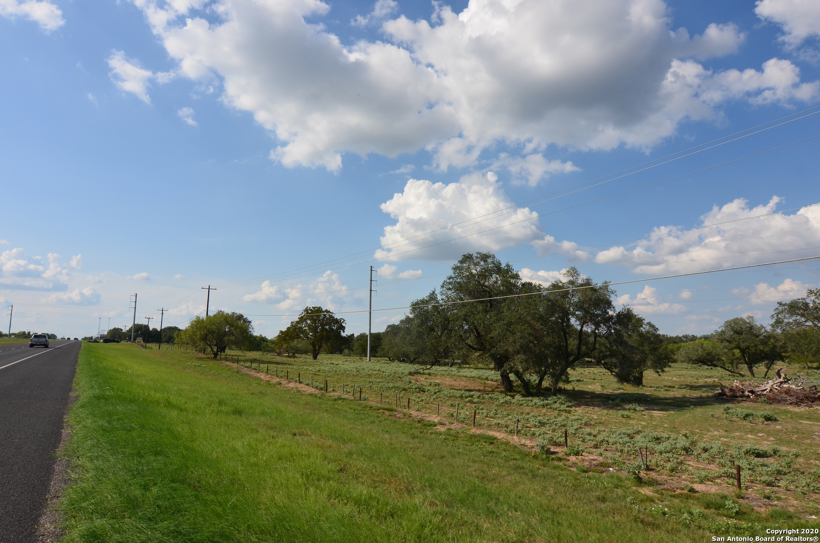 Unique land opportunity offering lots of frontage along US Highway 181.  Rolling hills, cleared fields, native pasture and tons of native oaks and other trees.  Nothing similar available between San Antonio and Floresville with simple access.