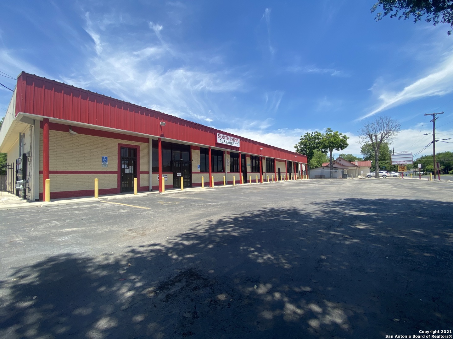 Well maintained small shopping center for Sale.  This property sits a 50 yard from SW MilitarySale.  This is 3 units property.    1st is a 3600sf+/-. 2nd Generation Restaurant.   2nd is a $2000sf+/-. open space.    3rd is a $1600sf+/- open space.  Ideally to be warehouse or Retail show room.   Electrical Meters are installed  to each unit.  There is only 1 Water Meter for the whole building.   High Ceiling, Ample of Light.