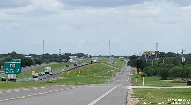 000 N I-35 Frontage Road, Moore, TX 78057