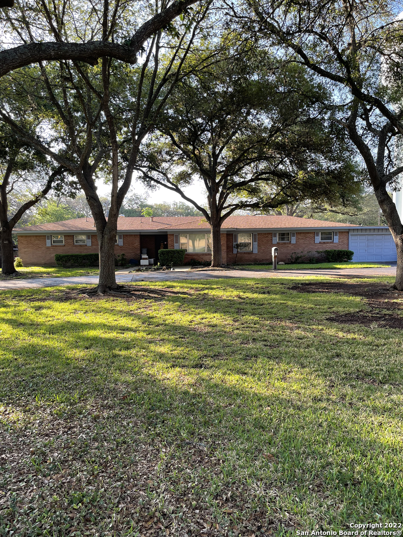 Come see this classical home sitting on a large lot in the desirable Oak Hills subdivison. With it's close proximity to I10, 410, and the medical center, this will not last long. With some TLC, this home has investment potential, as well as the potential to make it your dream home.