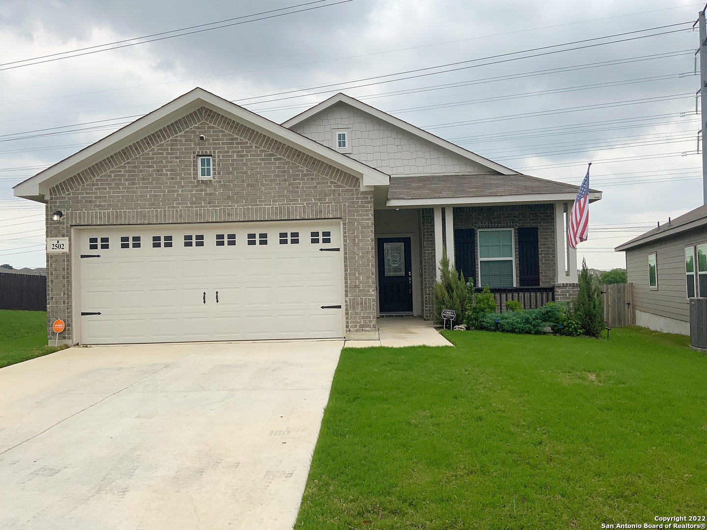 Beautiful well maintained home in the Laurel Mountain Ranch subdivision! Home has a large backyard, custom deck with built in fireplace! Easy access to 1604, Hwy 90 and IH 35! Seaworld and Fiesta Texas are a short drive away. Come see this amazing home and make it yours!