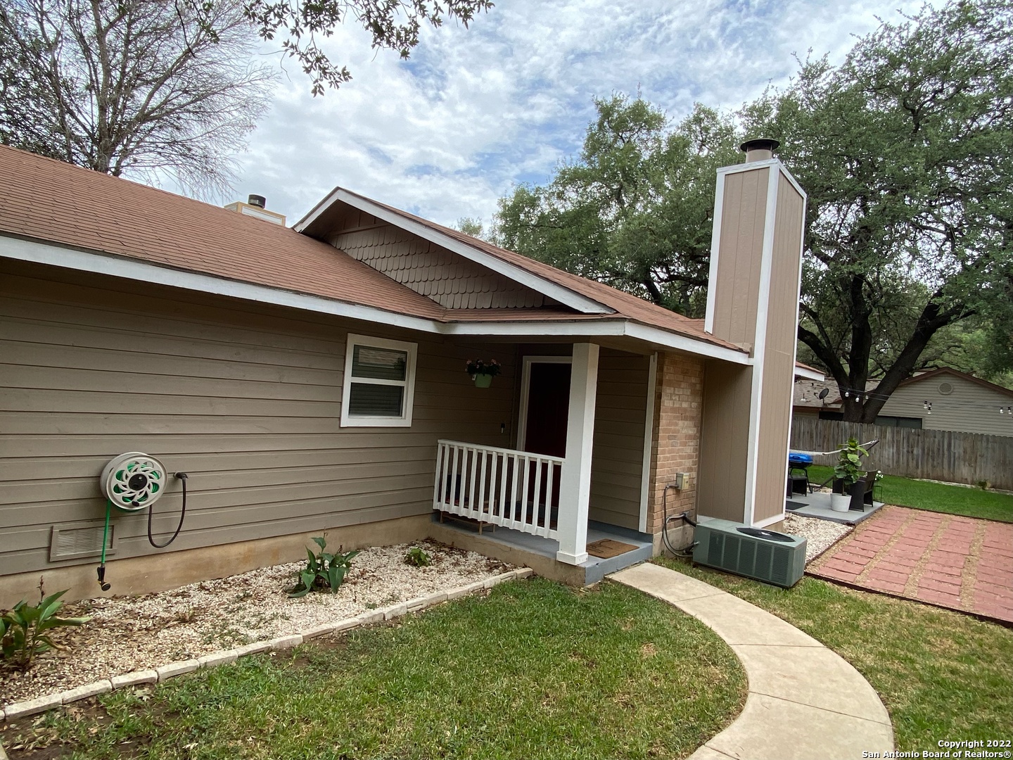 Beautiful home!!! Fully Renovated in 2020. You will love the calm oasis that this home provides. You can feel the love the owner has poured into this home. Close to UTSA, Medical Center, USAA, La Cantera and lots more for dining and entertainment.  This is an amazing opportunity for you if you are looking for a retreat, that is located just minutes from city living.