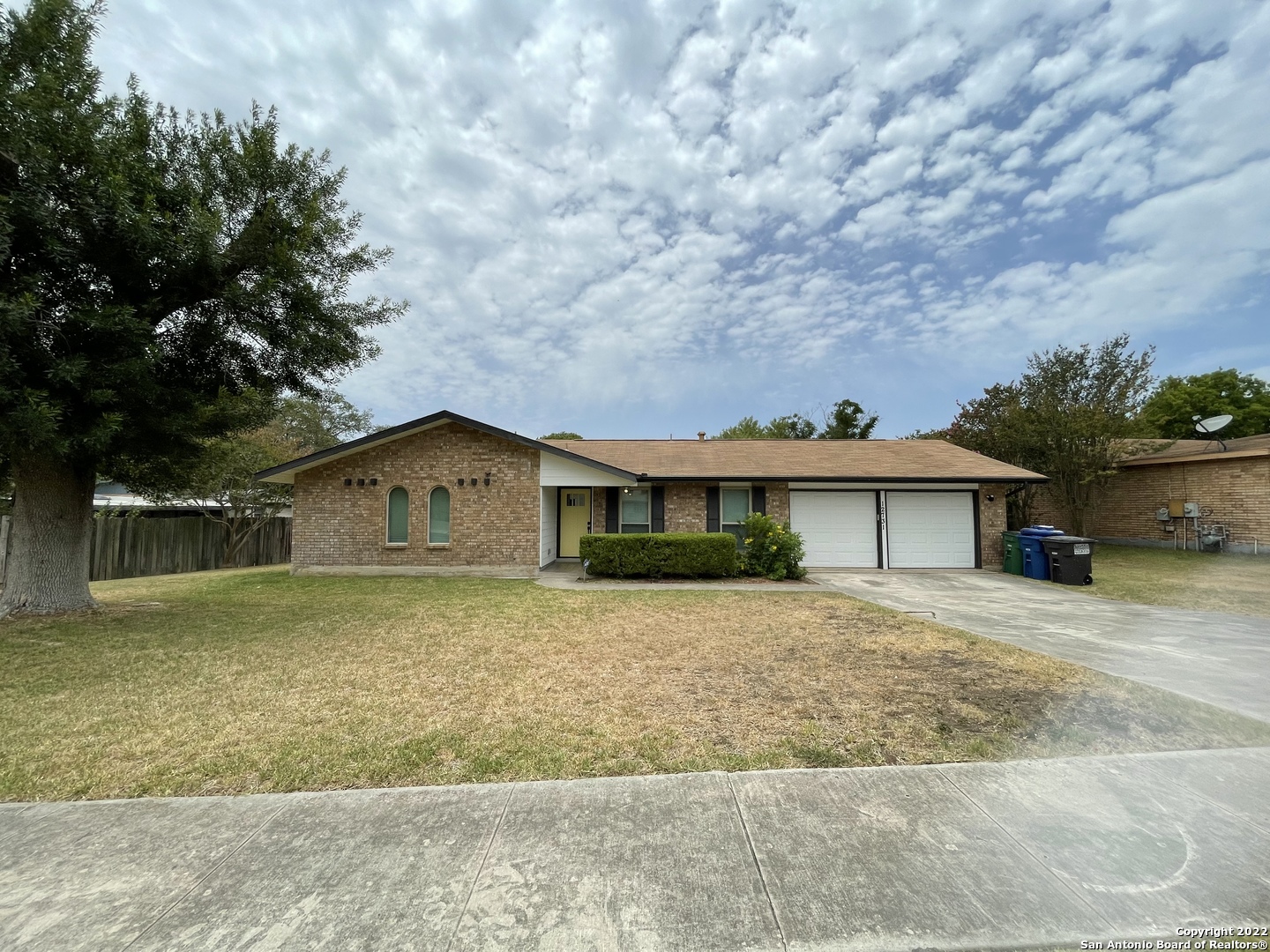 WOW! Don't miss out on this NEWLY remodeled home! 4 Bedroom 2 Bath home located in the El Dorado neighborhood, which means, NO HOA! This home has FRESH paint, NEW ceramic tile, NEW fixtures, NEW granite countertops, NEW cabinetry and more! The backyard is HUGE as well! DON'T MISS OUT!
