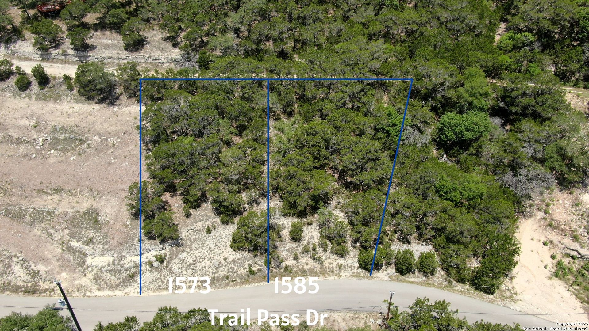 1573 Trail Pass Dr, Canyon Lake, TX 78133
