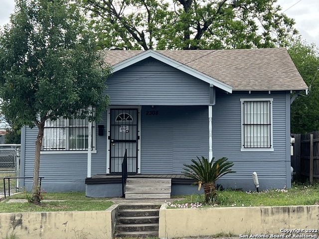 GREAT INVESTMENT OPPORTUNITY!! MONTHLY REVENUE: $2,825. ANNUAL: 33,900. THREE INDIVIDUAL HOMES ON TWO LOTS!!*** GREAT LOCATION*** MAIN HOUSE ON W. MARTIN IS A 2BR/1BATH 824 SQ FT *** TWO HOUSES IN THE REAR W/ ENTRY ON BESO LANE ARE 1BR/1BA (528 SQ FT & 480 SQ FT)*** QUALITY RENOVATIONS & MAINTENANCE ON ALL!! ** 99% OCCUPANCY - TWO LONG TERM TENANTS**GREAT LOCATION...JUST BLOCKS FROM DOWNTOWN** WATER PAID BY LANDLORD**