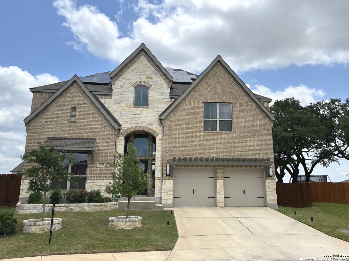**BUYER CHANGED HIS MIND DUE TO FUNDS NEEDED!!  THIS 5 BED/4.5BA/3CG HOME SHOWS LIKE A MODEL AND COMES COMPLETE WITH SOLAR PANELS FOR LOW CPS BILLS*HURRY YOU WON'T WANT TO MISS THIS BEAUTY ON A 1/4 ACRE AT THE END OF A   CUL-DE-SAC IT DOESN'T GET MUCH BETTER!! CLOSE IN 30 DAYS AND LOCK YOUR RATE IS JUST ONE MORE BONUS TO THIS AMAZING HOME IN KALLISON RANCH*TOP OF THE LINE WATER SOFT. & THESE SELLERS PAID FOR A WARRANTIED TERMITE SYSTEM* RELAX ON THE COVERED PATIO AFTER A LONG DAY AND LISTEN TO THE BIRDS SING AMONST THE BIG OAKS TREES!