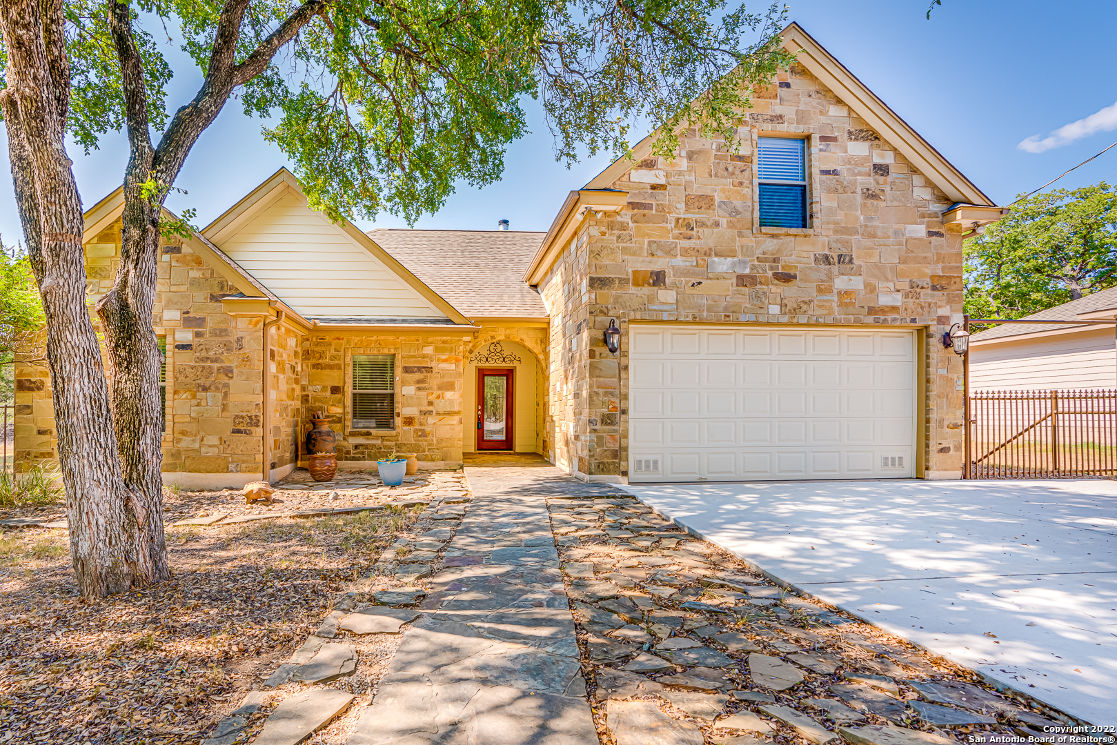 Photo of 578 Winding River Ln in Spring Branch, TX