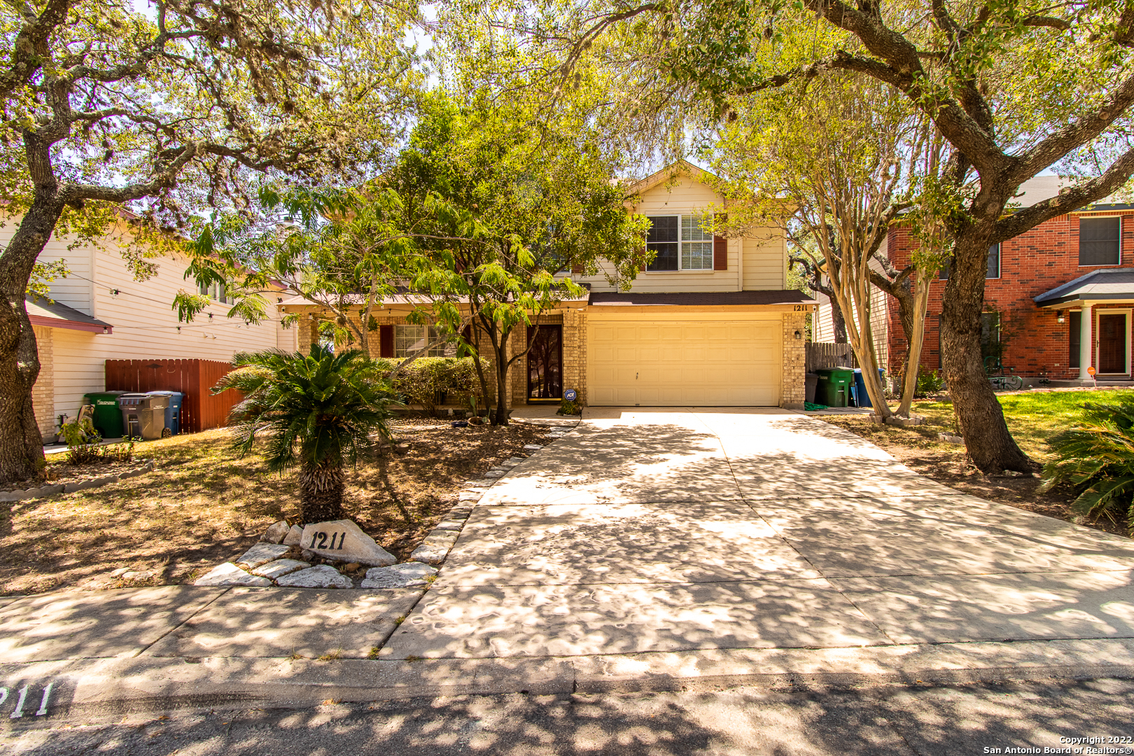 Beautiful and spacious home near Sea World and close to 1604 and 151.  2 living areas, one downstairs and one upstairs.  Lovely backyard with covered patio and mature oak trees.  Well maintained and appointed home.  Master bathroom was recently redone and new floors added upstairs.