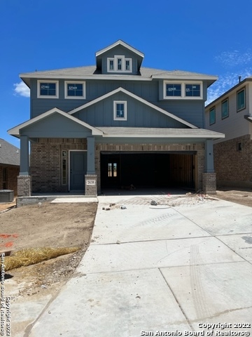 Beautiful two story 4 bed 4.5 bath and 2 car garage. Bay window in master bedroom, Spa walk-in shower in master bedroom. Automatic Sprinklers included, front gutters, pre-plumped for a water softer. Gas Community for Cooking.