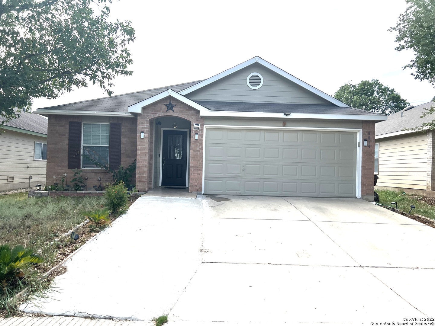 Cute one story home in the Silver Oaks subdivision, near the shoppings, Sea World, Fiesta Texas.  House opens floor plan with 3 beds, 2 baths and the office.  Ceramic tile through out the house, big patio with partial cover for family retreat. Few fruit trees in the back yard.