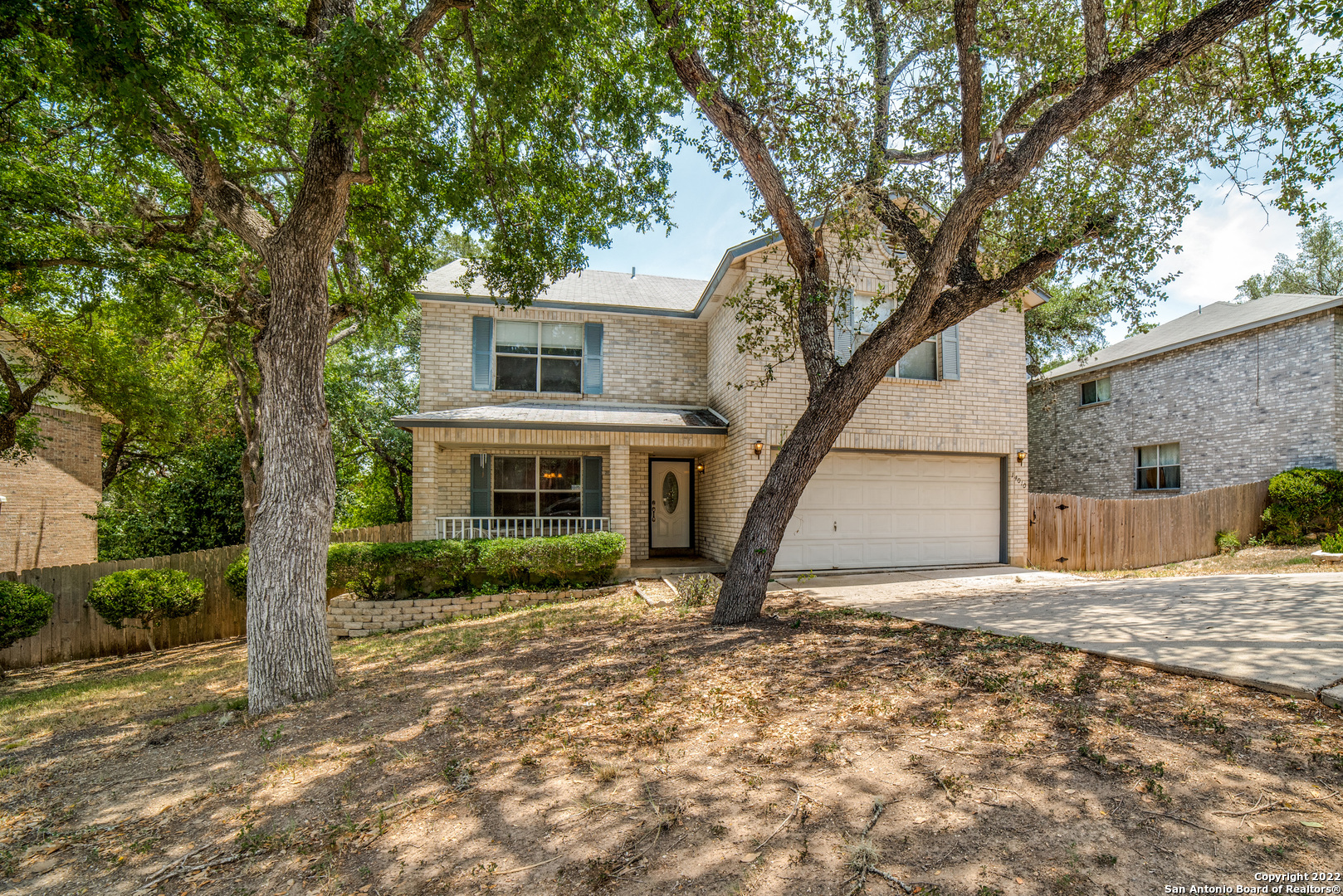 ***Wow! Beautiful Home Located in a Well Established Neighborhood**Awesome Location That Provides an Easy Commute to UTSA, USAA, The Rim, La Cantera, Shopping, Restaurants, 1604 & IH-10, Close to Medical Center, And So Much More! This Home Offers a Spacious Floor Plan w/ Two Living Areas, Two Dinning Areas, Great Kitchen w/ large Pantry/Utility Room, Crown Molding, Wood Floor Entry, Laminate Flooring, Nice Size Bedrooms, Large Master w/sitting Area, Garden Tub, Double Vanities.**Hurry!**