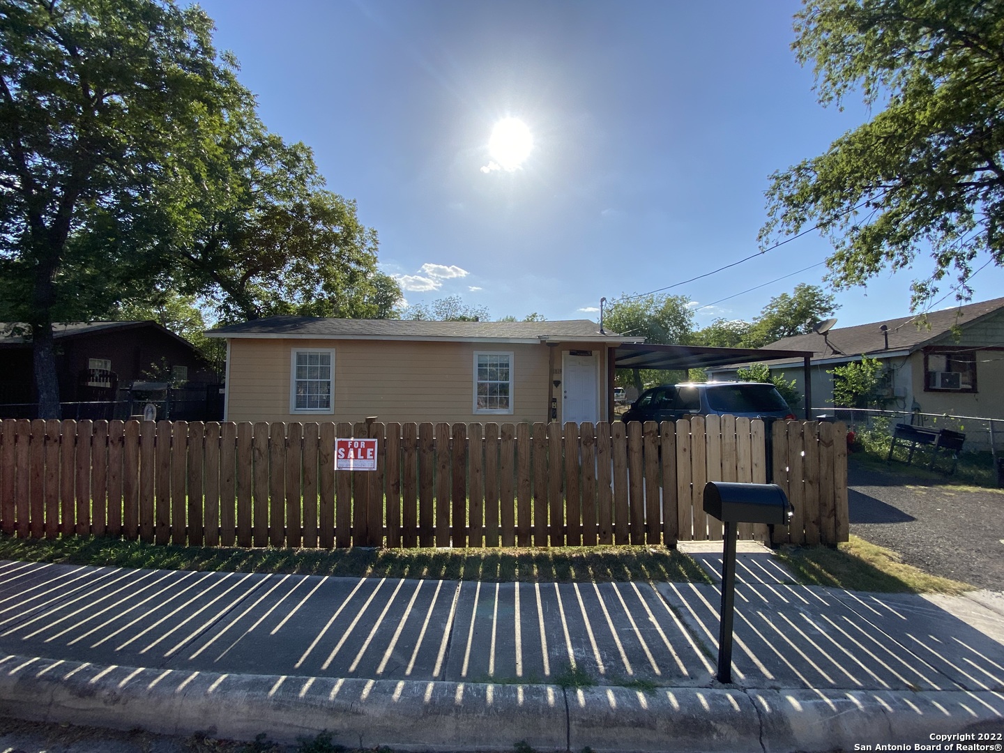 Motivated Sellers!! Beautiful 2 bed 1 bath home with a big lot near the intersection of highway 90 and S General McMullen Dr. Central air and move in ready, must see for yourself! Just a few minutes from downtown and easy highway access, come see the home before its gone!