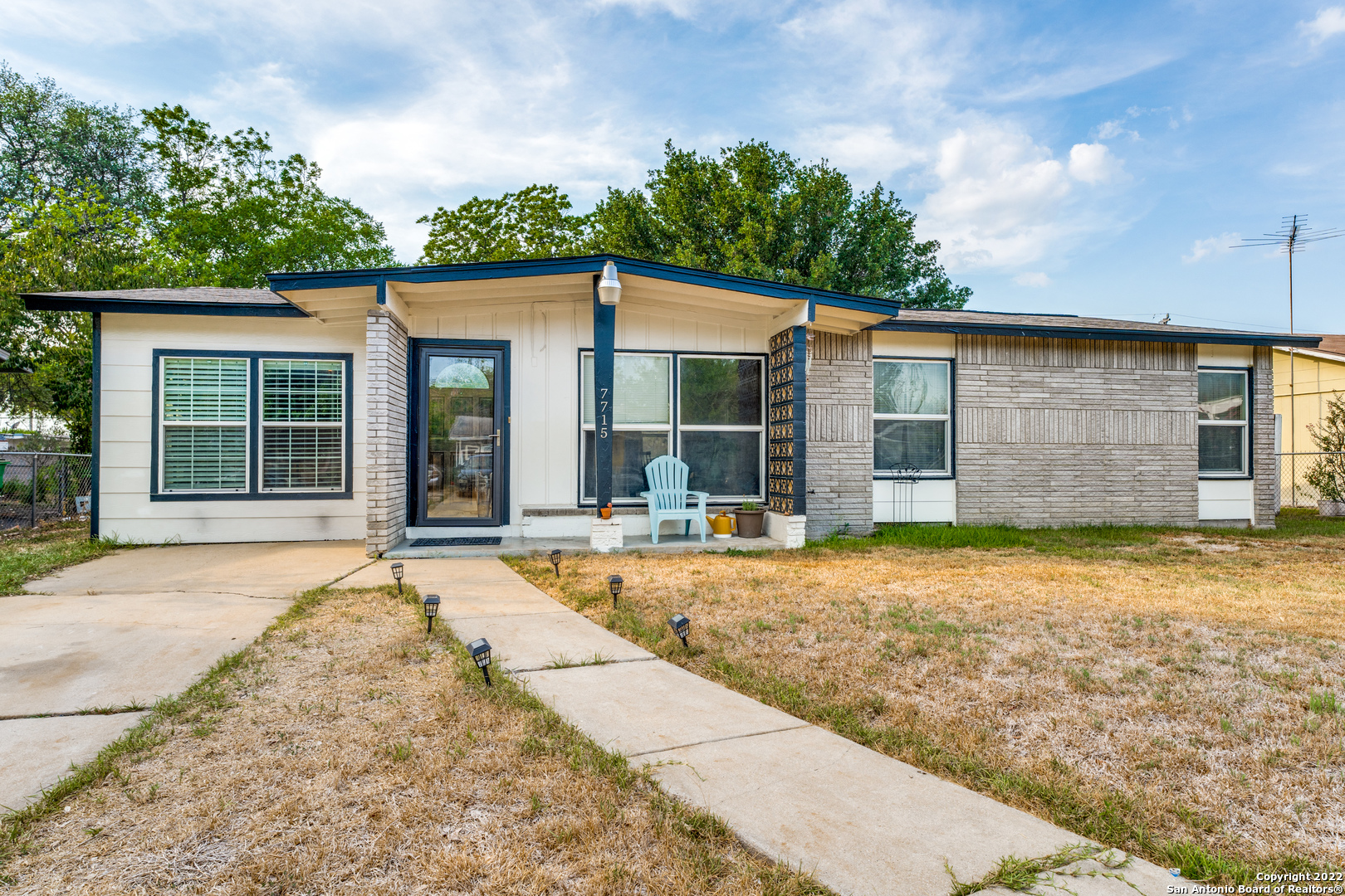 2 bedroom/1 bath home with an additional room to use as an office or bedroom that has been updated! Newly updated laundry room and bathroom. New AC unit installed in May 2020!! Great location! Located between 410 and Hwy 90, close to Lackland Air Force Base and shops! No HOA! Call for your private showing now!