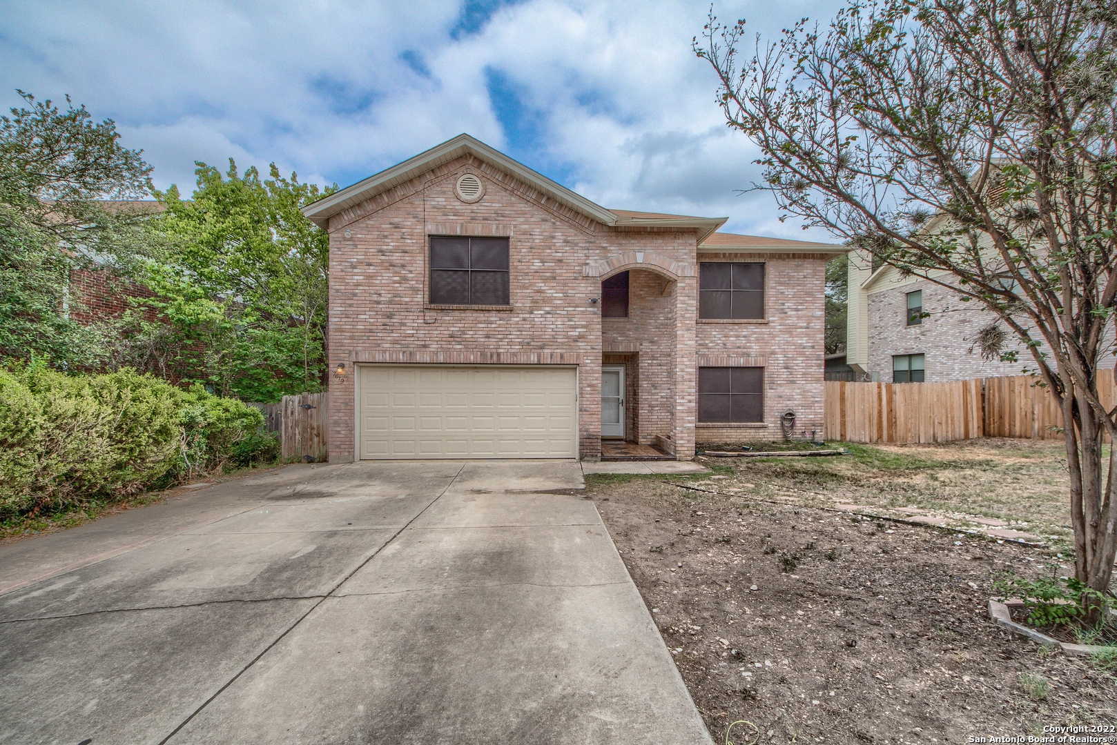 *** Open House Saturday 8/20 12pm-4 pm ***  5 bedroom 3.5 baths home is ready to be yours! Primary bedroom/bathroom is downstairs, and 4 bedrooms with large game room upstairs. Conveniently located near UTSA, La Cantera, Rim and minutes from Downtown San Antonio.