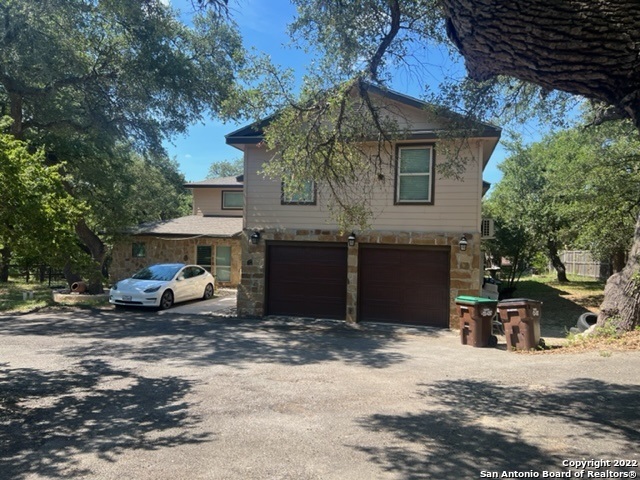 !!!!!GREAT OPPORTUNITY AT GREAT LOCATION!!!!!! Perfectly maintained Gem with lots of natural light will captivate as you enjoy the hill country view. Sitting on 1 acre lot. A house to build long lasting memories. Beautiful backyard, large patio with an outdoor kitchen.