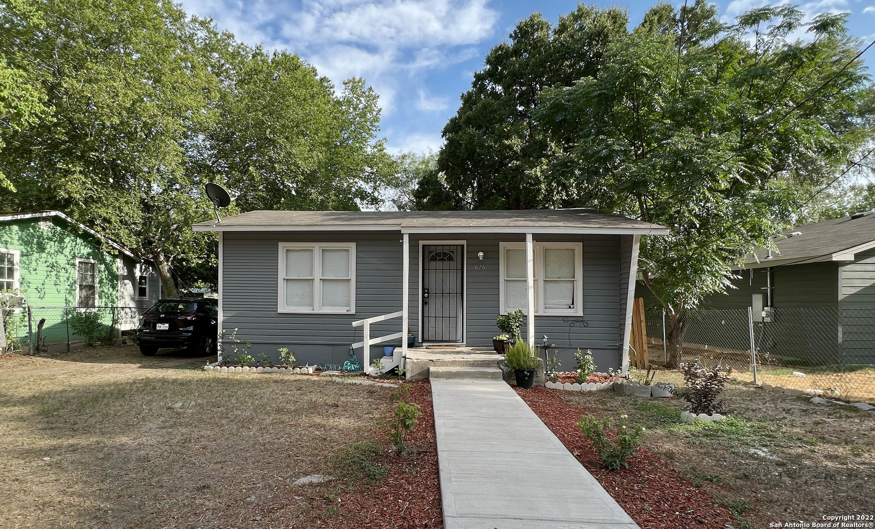 This the the perfect starter home!  Beautiful and cozy with a spacious backyard. Located near highways, downtown, and schools. Great opportunity to own a piece of San Antonio. Home was recently painted interior and exterior, new laminate flooring throughout and a new AC/Heat mini split. Move in ready!