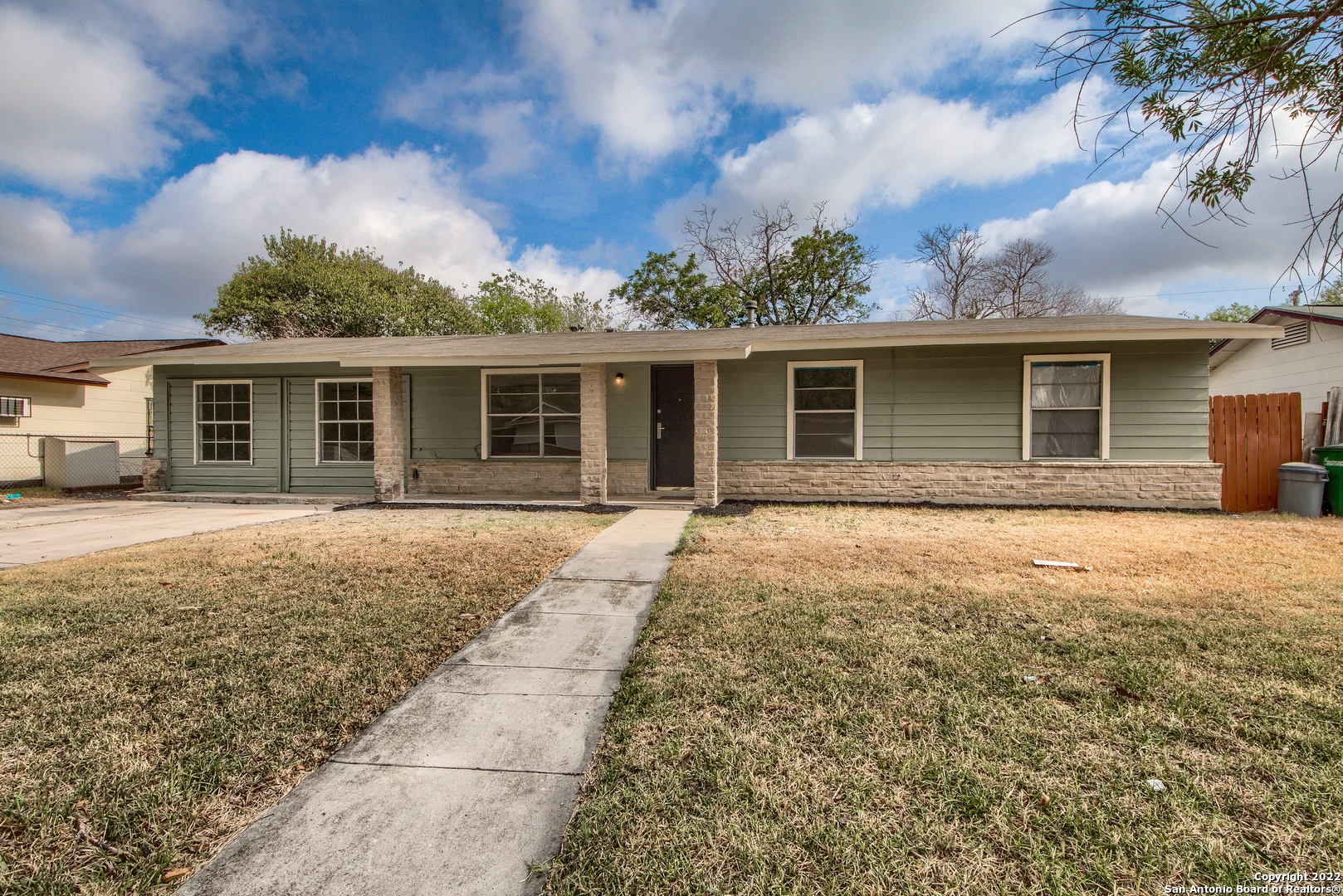 : Spacious fully renovated one story house!! This house has 3 bedrooms. 2 bath and is ready for a new family to make it home. Renovated kitchen & Bathrooms ,New roof, granite counters, new paint,new tile flooring throughout, spacious backyard with a large covered patio. Close to Loop 410 and Loop 1604, 8 minutes to Hwy 151, 19 minutes to Sea World, close to air force base and shopping centers. Don't miss out this Great Opportunity.