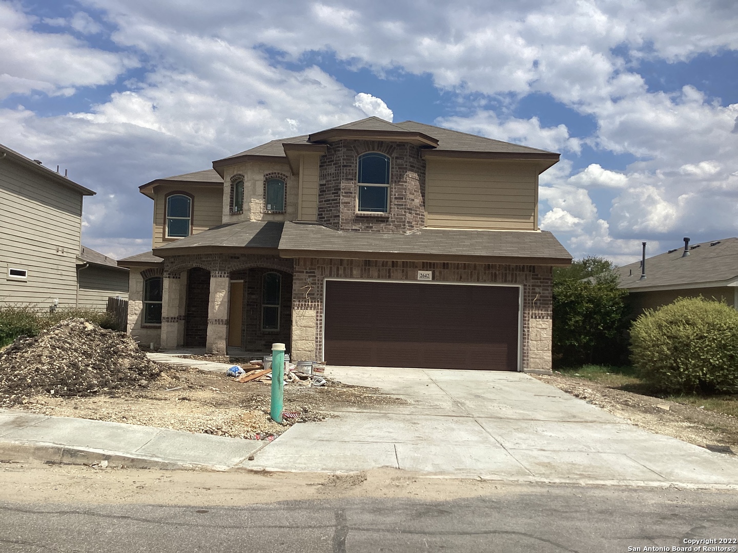 4 bedrooms, with master on main. High ceilings with grand foyer. Bridge way that over looks bottom floor.  Upgrades throughout.  Home will have full landscaping with auto sprinklers. Built in appliance. Close to pool and park. Schools close by with shopping.