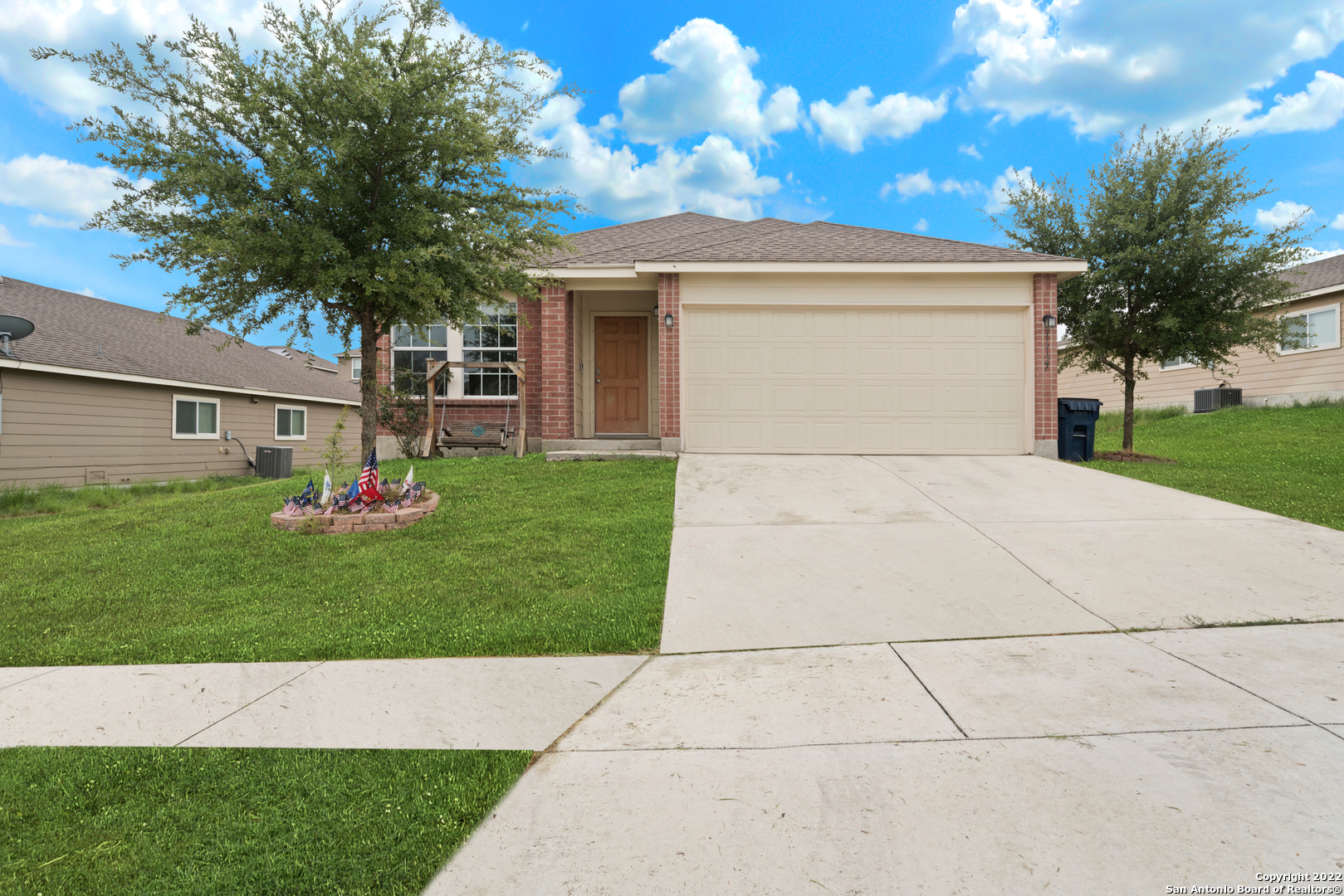 OPEN HOUSE MONDAY (9/5) FROM 10 AM TO 2 PM. Don't miss out on this beautiful single story home in Retama Springs subdivision. This three bedroom, two bath, two car garage home boasts an open floorplan. The kitchen features stainless steel appliances and it opens up to a very large living area that is perfect for entertaining. The home features ceramic tile flooring, extra bonus room that can be a second living space or second dining space.   This home is just a few minutes from Randolph Air Force Base, the Forum shopping, IKEA, and the Live Oak City Center.  Schedule a showing today!  This is a fantastic home, in a great neighborhood and close access to Loop 1604 and IH 35.