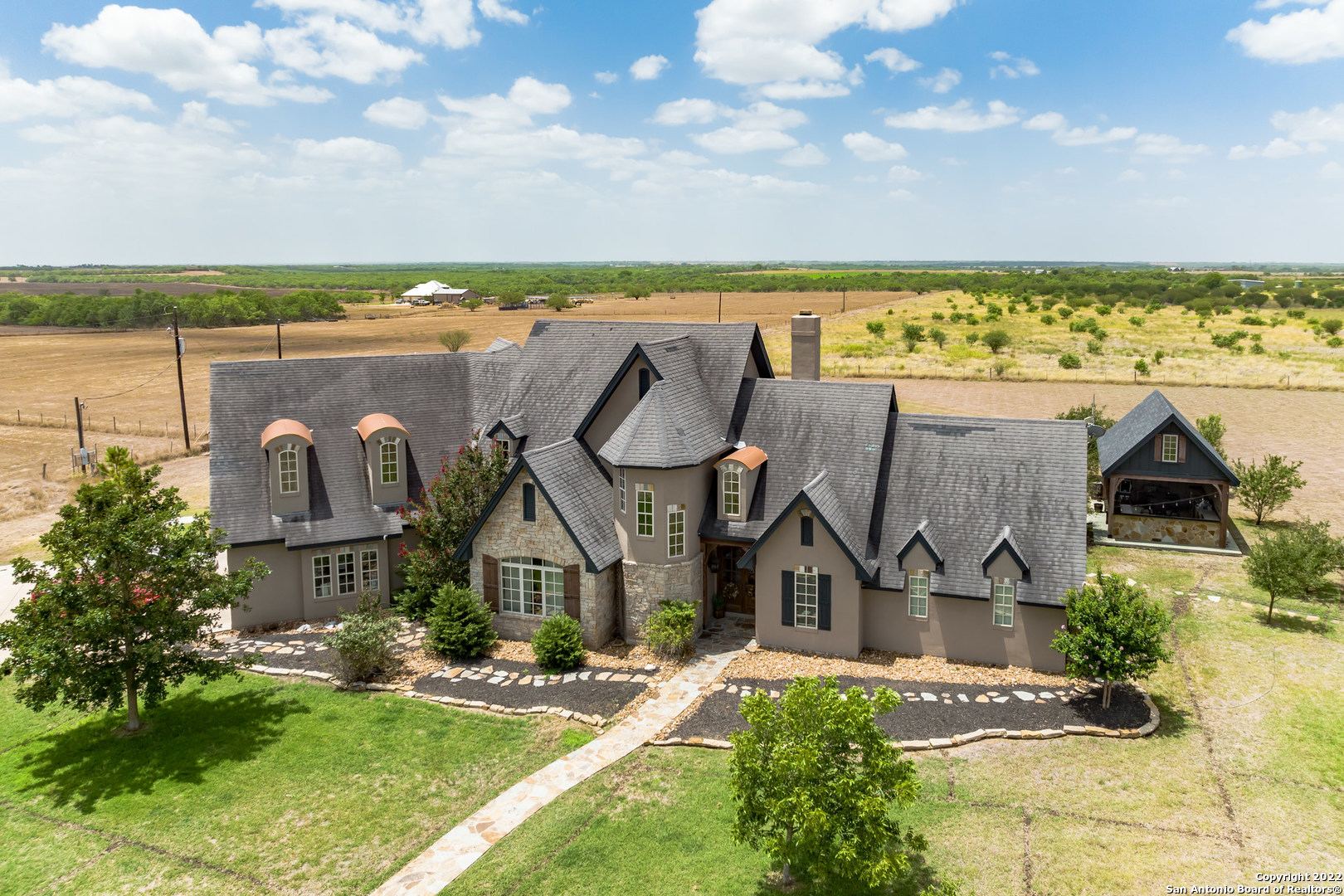 2538 COUNTY ROAD 223, Floresville, TX 78114