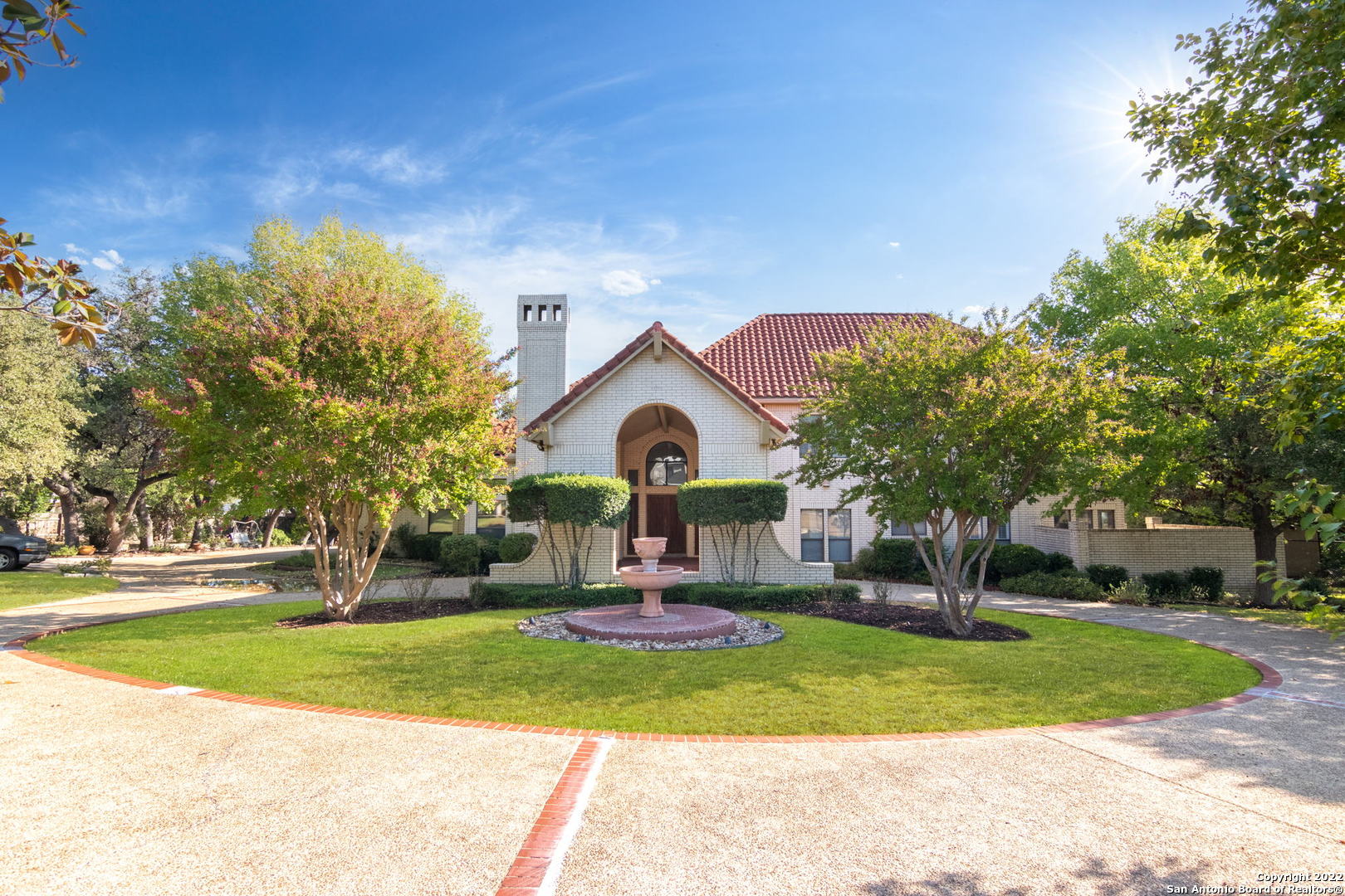 Gorgeous Estate in Gated Community on 1.4 acres in Corner Cul de sac. Grand Entry with 25' ceilings leading to Formal Living Room w/fireplace & Dining Room. Stunning Kitchen with Granite countertops, island, & a built-in desk. Elegant Family Room w/Fireplace & Wet Bar overlooking Beautifully landscaped yard w/heated pool/spa/diving board/patio area. Astounding Master Bedroom w/sitting area, built-in shelves, fireplace, and 2-walk in closets. Spacious Game room w/Wet Bar leading out to covered deck and large balcony. Backyard is set up to entertain with a Deck area surrounded by mature trees. There is Crown Molding and Custom Built shelving throughout entire home. Truly this home has so many unique features. Come tour today!