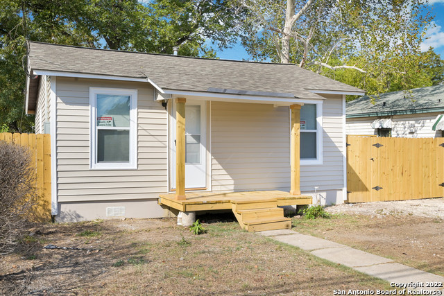 Fully remodeled cute starter home ready for you!!! SQFT differs from BCAD, house is larger. New Roof, New everything!!!!