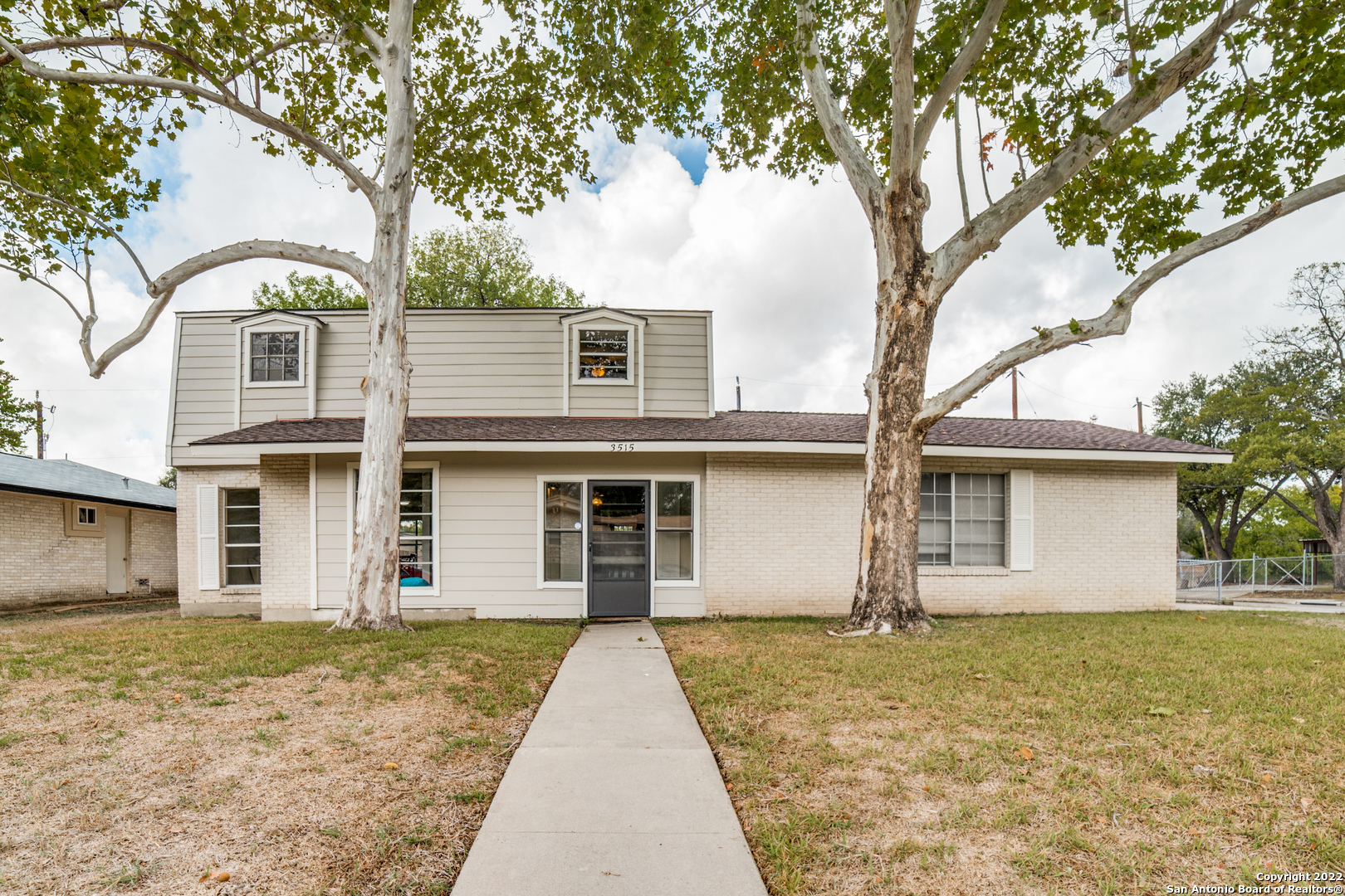 Recently updated home on a corner lot. Spacious floor plan that has waterproof LVT flooring. Fresh paint and texture, granite countertops and open kitchen. Schedule a showing today!