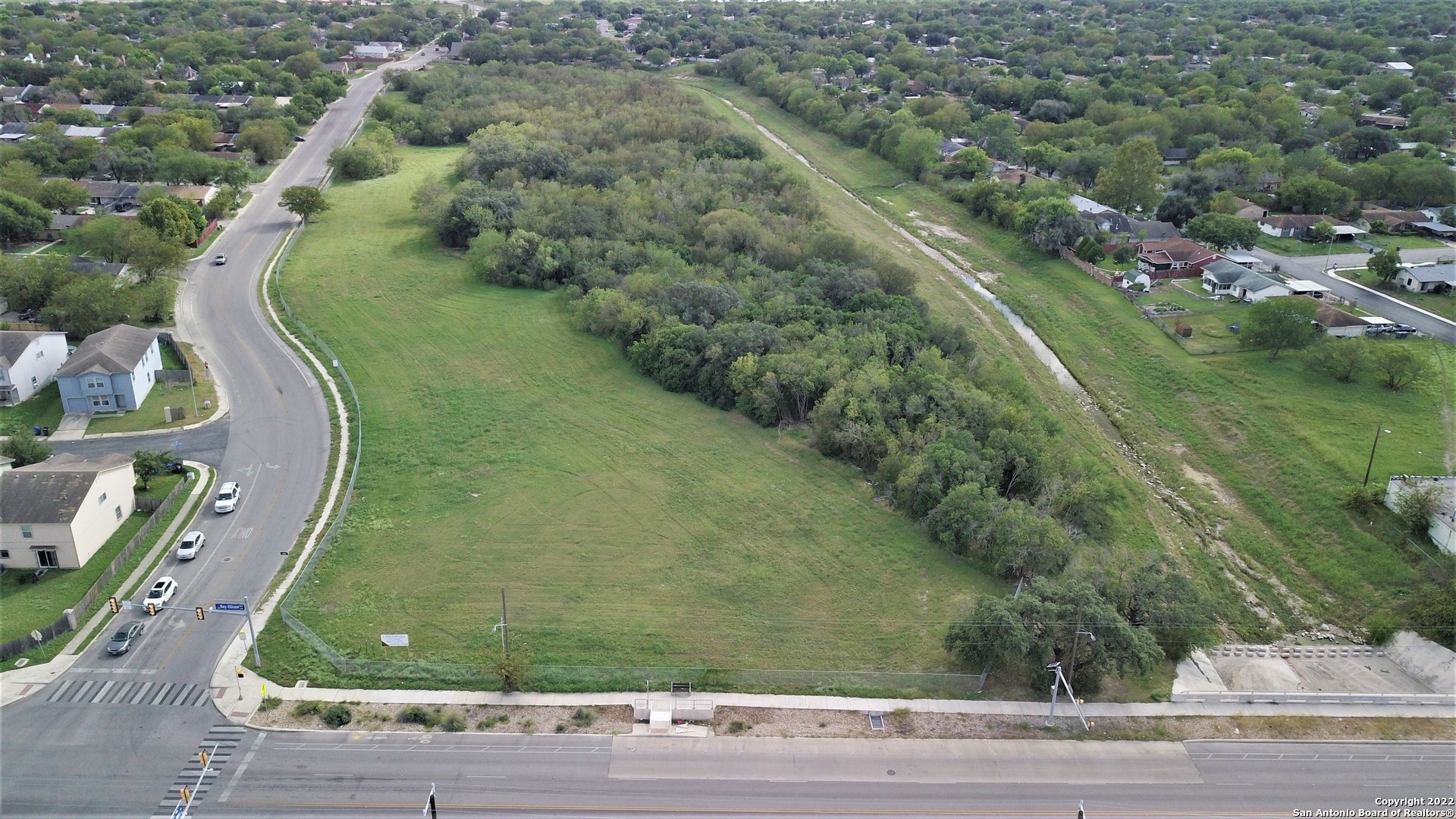 Great Commercial and Residential investment opportunity ** Corner Lot with zoning Type C2/RM-4 Existing available project accepted by the city Come and take advantage of this prime Lot of investment opportunity as the market continues to flourish in this area