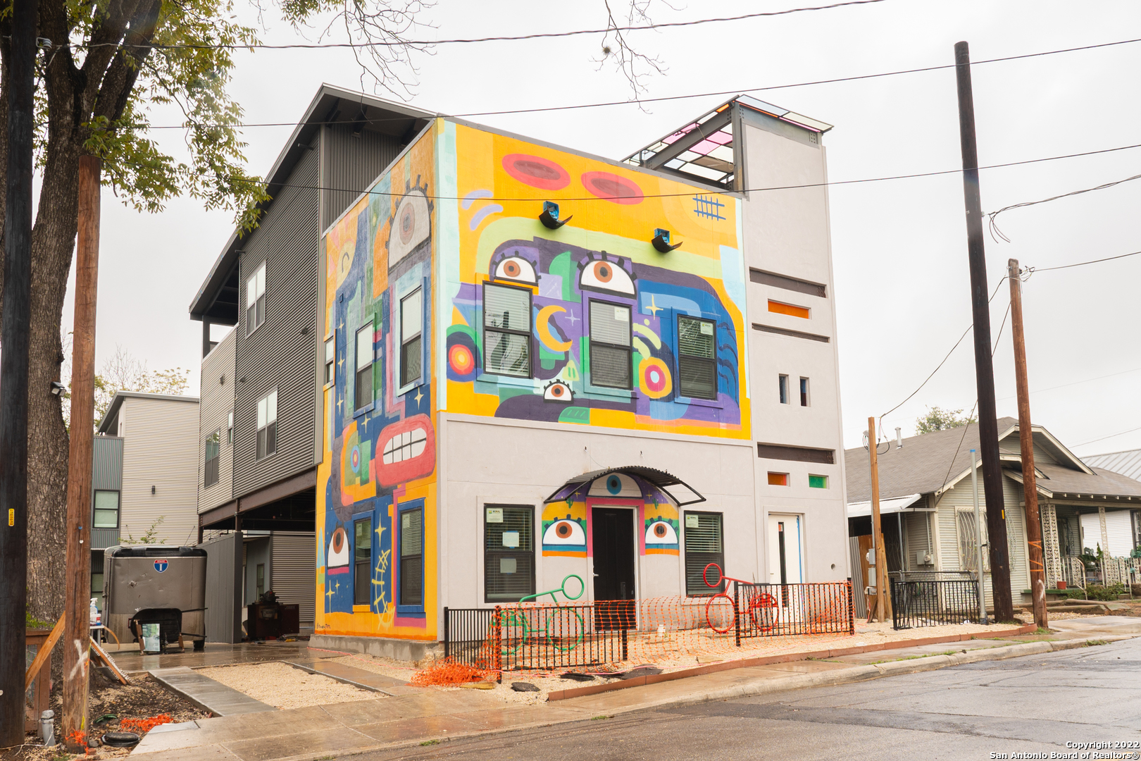 THE BOHEME, ITS NAME SAYS IT ALL, THIS IS A UNIQUE PIECE OF ART WILL BLOW YOUR MIND!!  THE IDEA OF WORK+ LIVE+ NETWORK IS HERE. STARTING WITH THE AMAZING OUTSIDE WALL ART , DESIGNED BY MAURO DE LA TORRE A LOCAL SAN ANTONIO ARTIST, WHO INSPIRED US TO CREATE THIS COLORFUL MURALS TO ATTRACT THE COMMUNITY. THIS TOWNHOME OFFERS YOU A VARIETY OF FUNCTIONS IN ONE, THIS PROPERTY IS INTENDED TO ATRACT PEOPLE WHO ARE TIRED OF LEASING AN OFFICE SPACE AND AN APARTMENT, YOU HAVE BOTH IN ONE WITH THIS UNITS.    THIS STUNNING NEW CONSTRUCTION IS LOCATED AT THE SECOND FLOOR OF BOHEME, WITH A OPEN SPACE CONCEPT, CONCRETE FLOORING TROUGHOUT THE ENTIRE AREA, AMAZING KITCHEN SPACE, PRIVATE  HIGH CEILINGS BEDROOM AND COMPLETE FULL BATH, WITH A LUXURY VANITY WHICH FEATURES DIGITAL MIRROR, OFFERS COVERED PARKING SPACES, AND PRIVATE STORAGE SPACES. ALL UNITS CAN RESERVE AND USE THE ROOF TOP/ MEDIA AREA FOR PRIVATE EVENTS. THE LOCATION AND VIEWS OF THIS PLACE ARE JUST ICONIC. ALL OUTDOORS AREAS OFFER A COMMON NETWORKING AREA AS WELL AS PRIVATE TERRACES WITH CITY VIEWS.    THE CONCEPT OF THIS TOWNHOME IS TO OFFER A SINGLE PRIVATE SPACE FOR EACH THREE FLOORS, MOSTLY REPRESENTED AS STUDIOS/ LOFTS. ALL FLOORS ARE SOLD/LEASED BY SEPARATETLY. COMMERCIAL NEEDS ARE WELCOME. ITS GREAT FOR INVESTORS, WHO LOOK TO AIRBNB, OR LEASE FOR COMMERCIAL NEEDS.