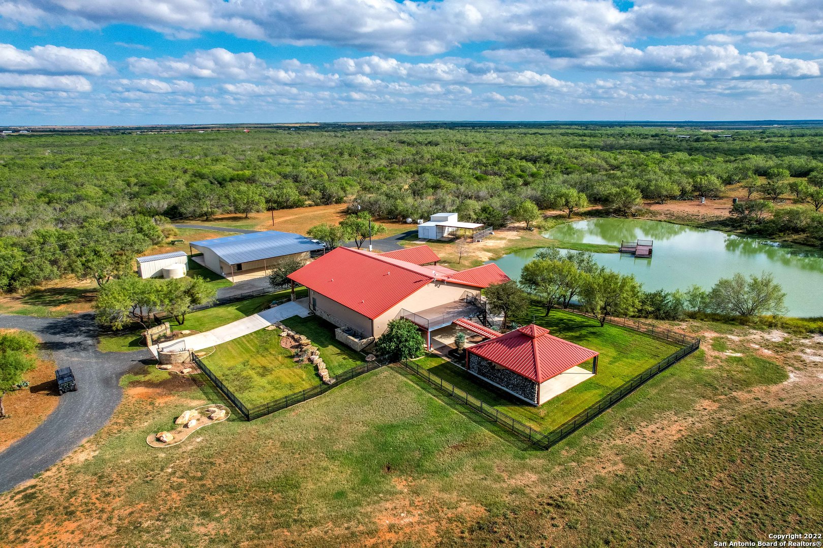 727 County Road 4425, Dilley, TX 78017