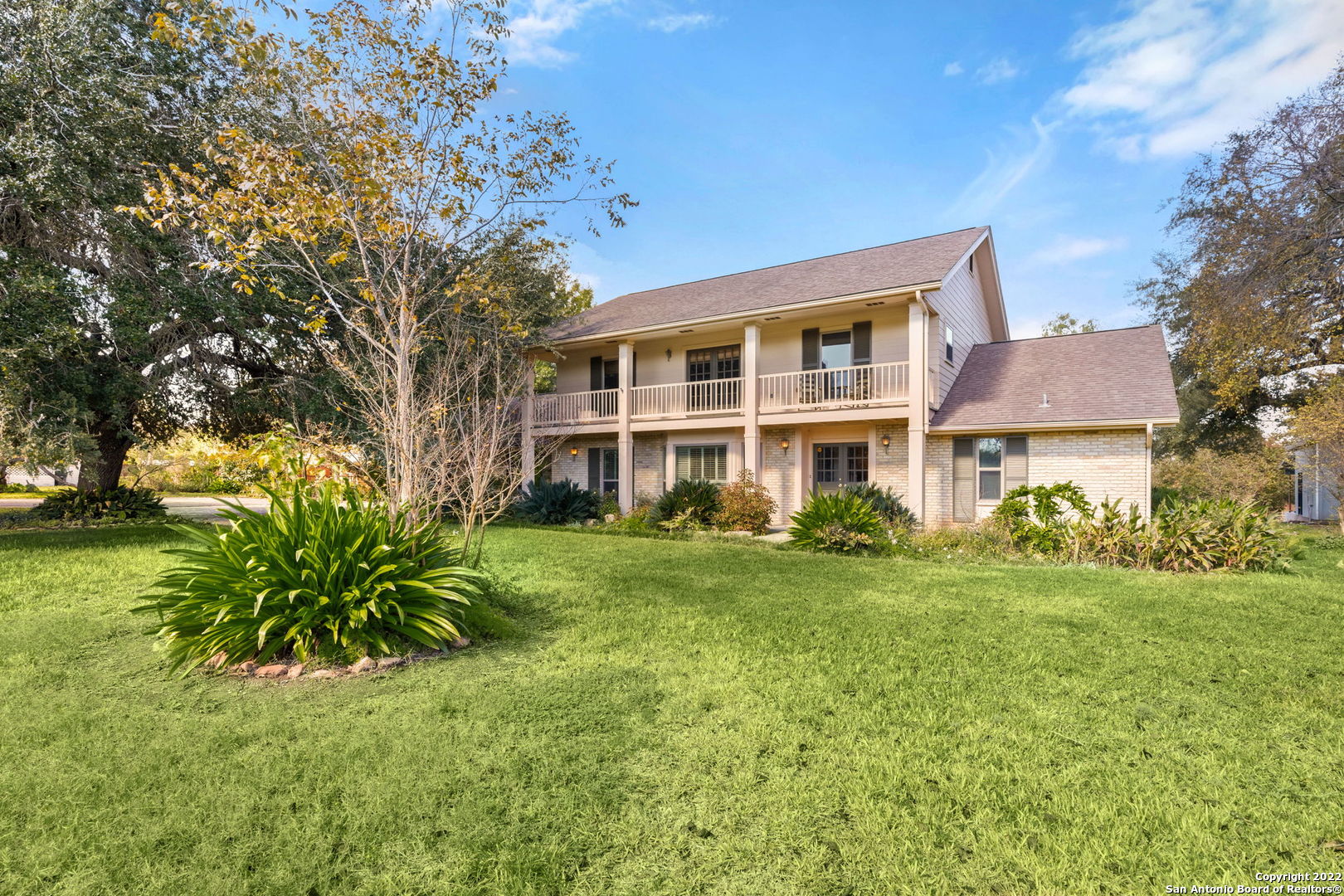 This beautiful river-front home in Seguin offers 4 bedrooms, 3 1/2 baths, and a large 2 car garage.  The 3098 sq ft, two-story home sits on 1.9 acres with 213 ft of river-front on Lake Seguin. The master bedroom is on the first floor, along with 2 living areas and 2 dining areas. The location offers quick access to local parks, golf and downtown. This section of river is part of the Texas Paddling Trail, perfect for kayaks, paddle-boards, and canoes.   Make your appointment to see it soon!