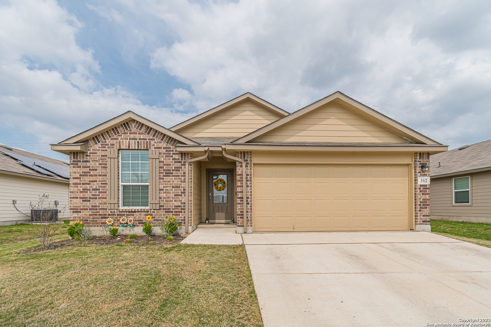 Photo of 312 Town Frk in Cibolo, TX